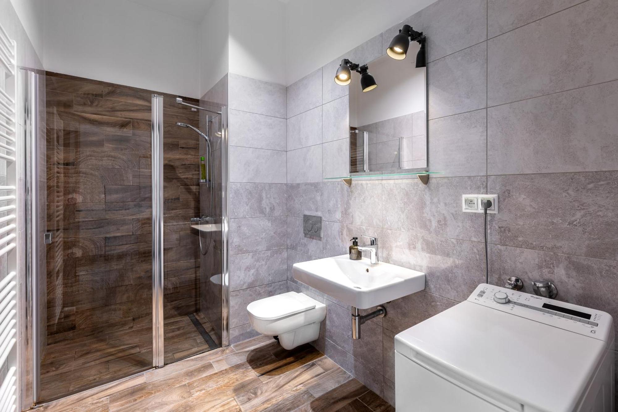 Skackava - Beautiful New Apartment In Direct Centrum, 24H Self Check-In Banská Bystrica Eksteriør bilde